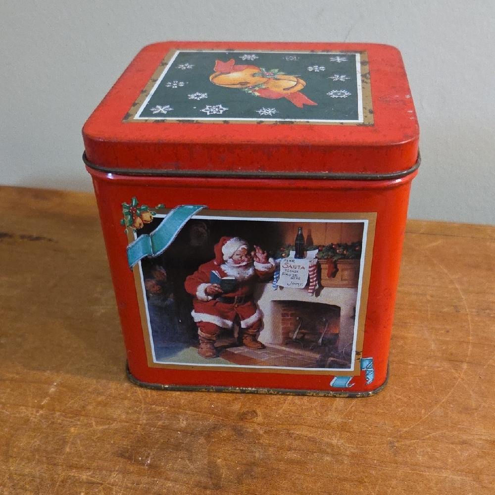 Coca Cola Vintage 1992 Red Santa Tin Box